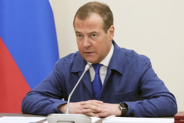 Стратегия обокрастья: Медведев предупреждает о планах США в отношении России